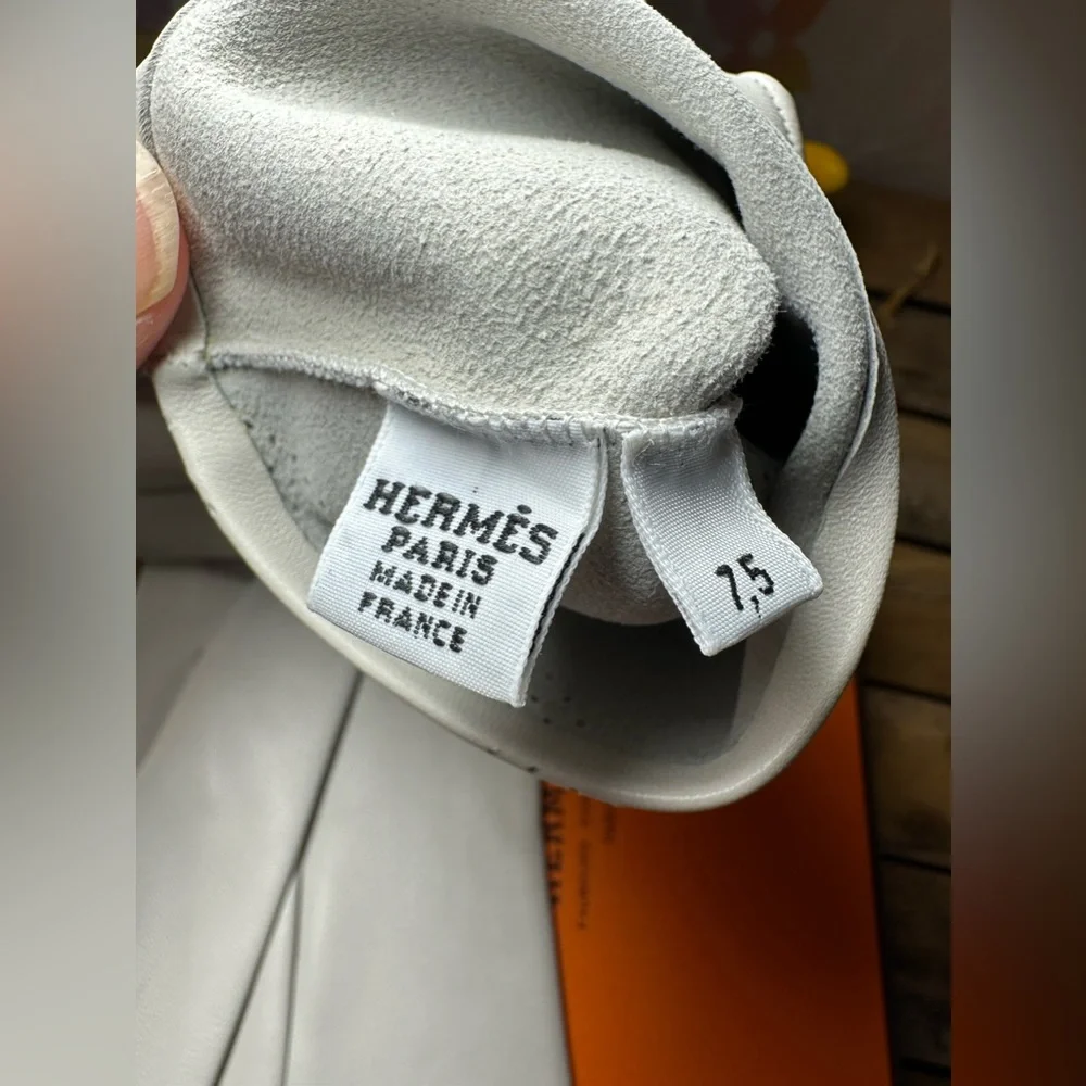 🐳 Hermès leather gloves in Gris Perle in Lambskin size 7.5 - Picture 8 of 14